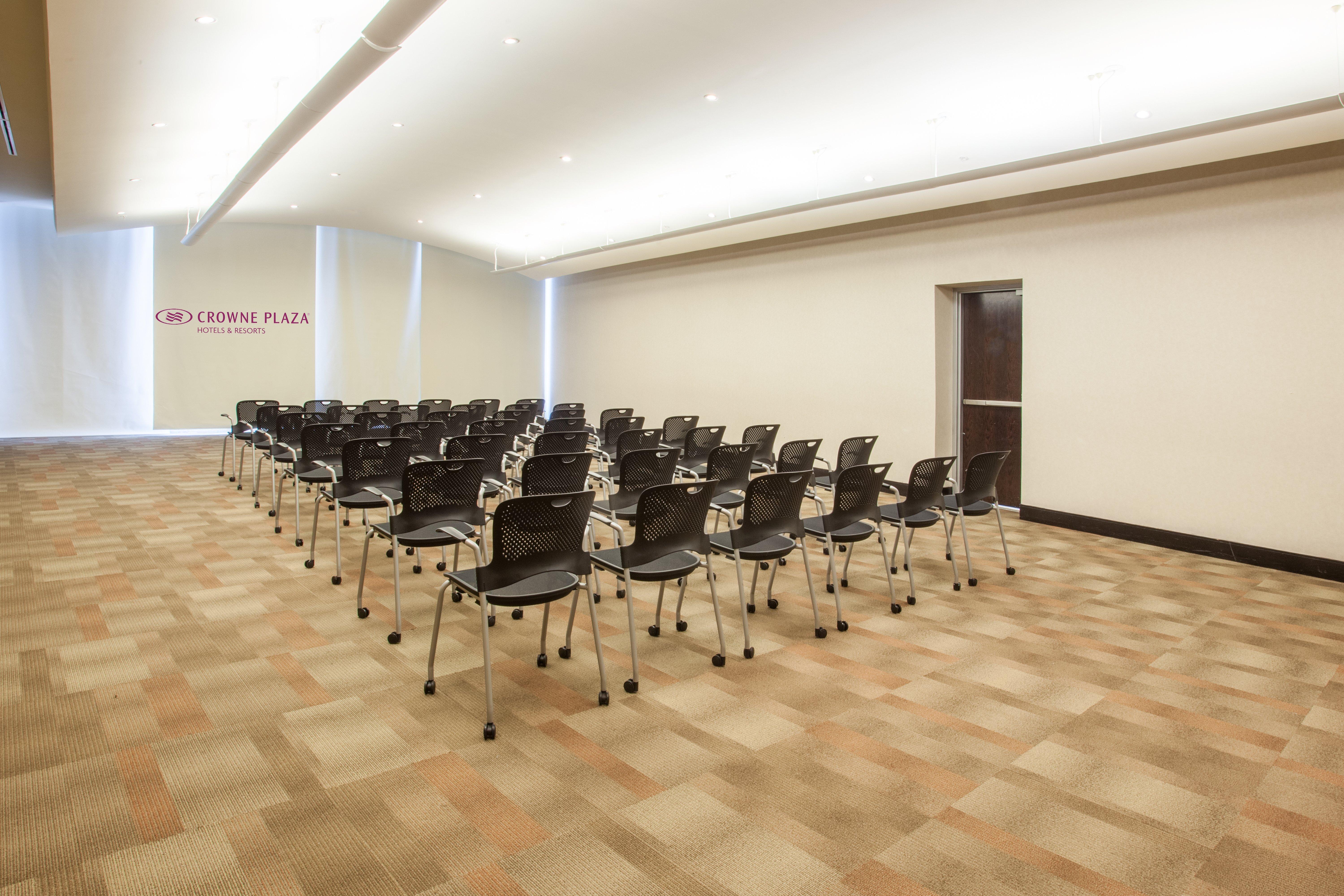Crowne Plaza Leon By Ihg Hotel Exterior photo